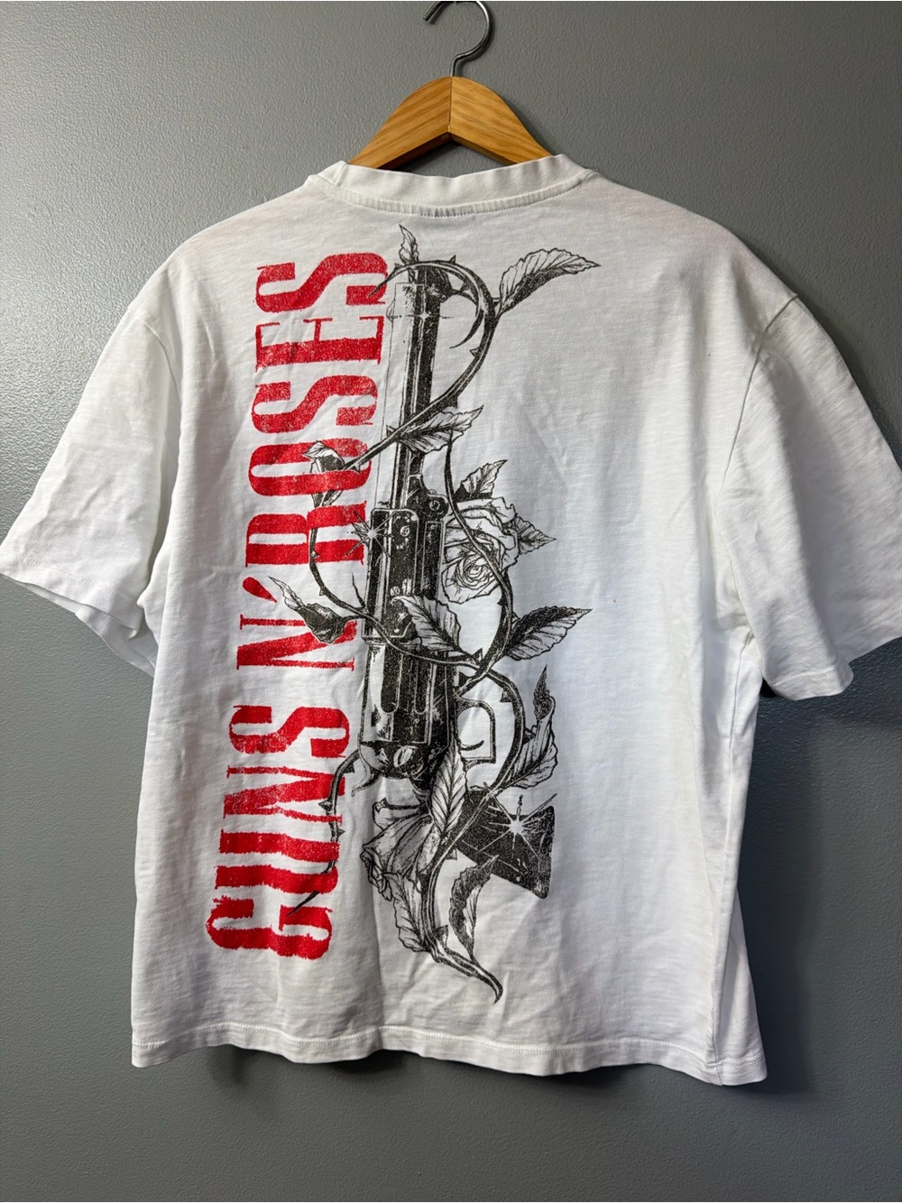white graphic T-shirt large vertical "Guns N' Roses" large